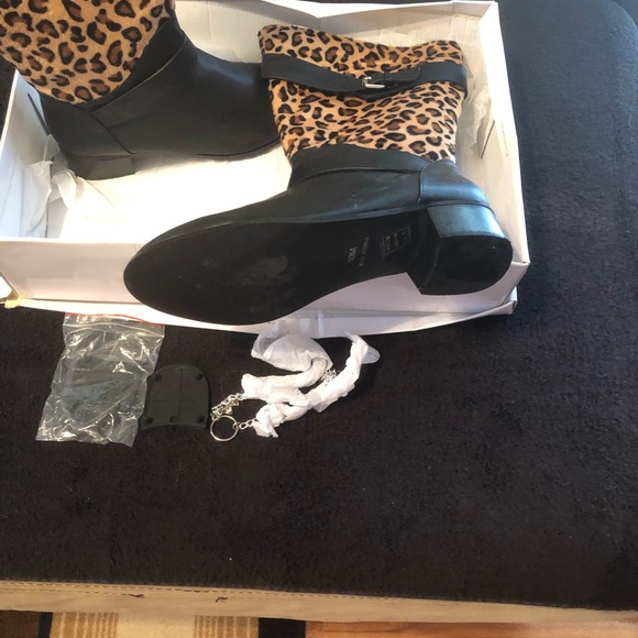 Boots - Picture 3 of 4